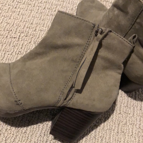 Light Gray Ankle Boots - Picture 5 of 7